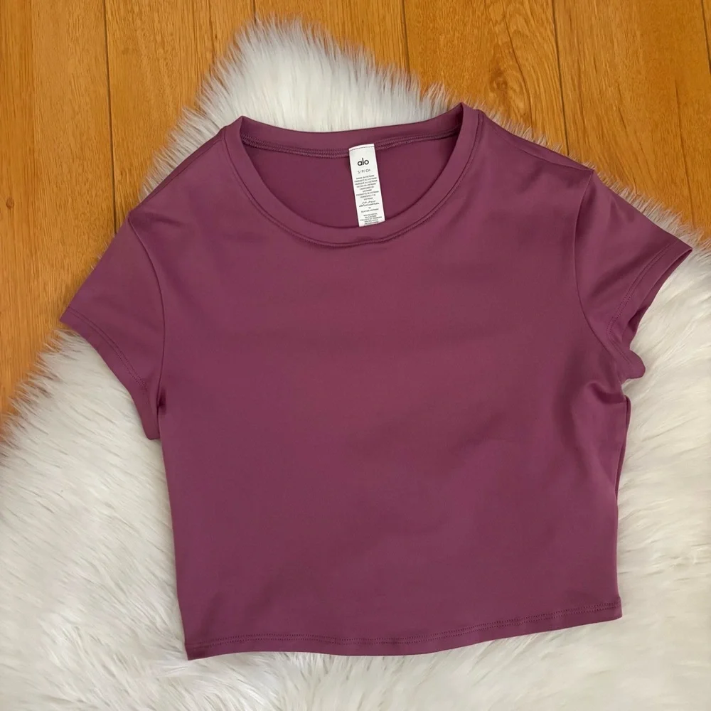 Alo Crop Finesse Short Sleeve - Picture 1 of 5